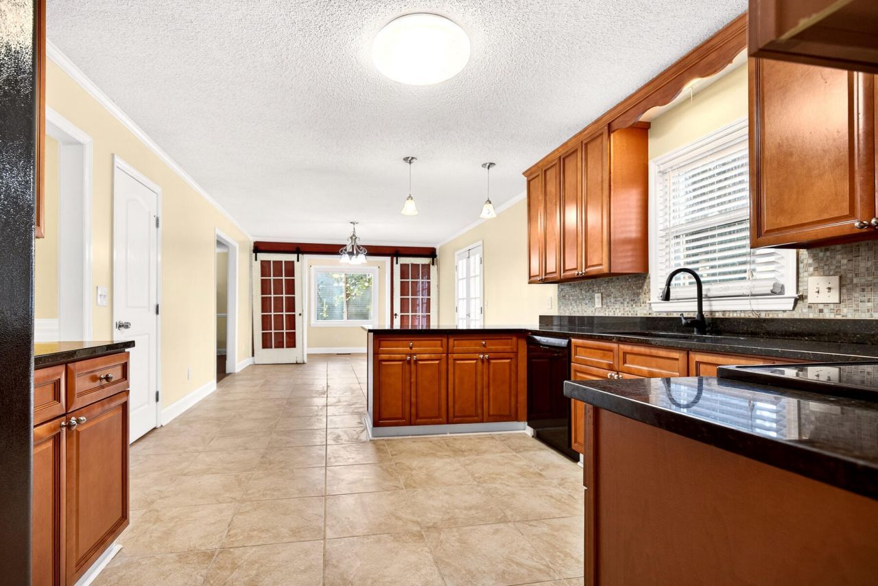 117 Pemberton Road Photo 27