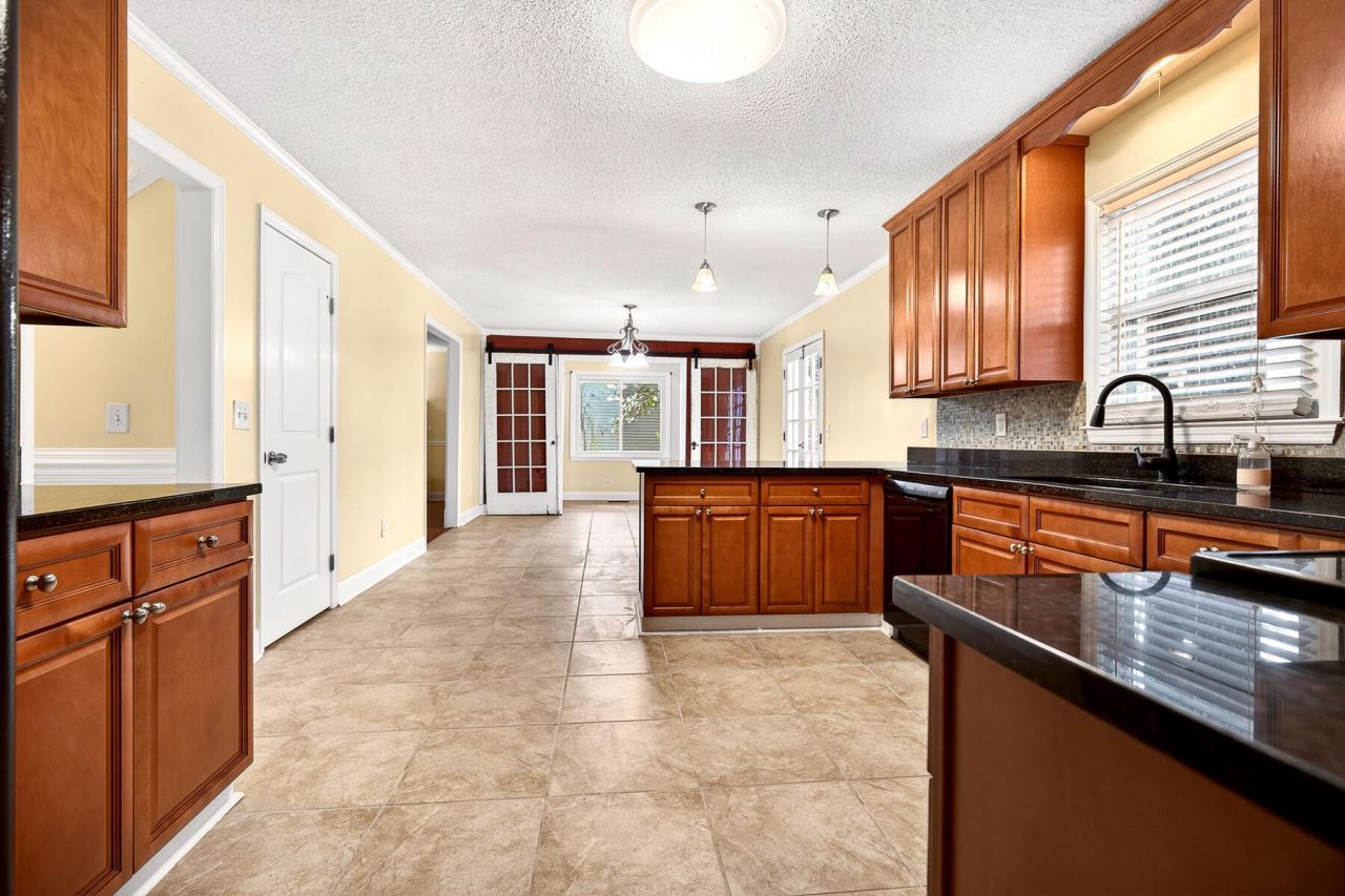 117 Pemberton Road Photo 29