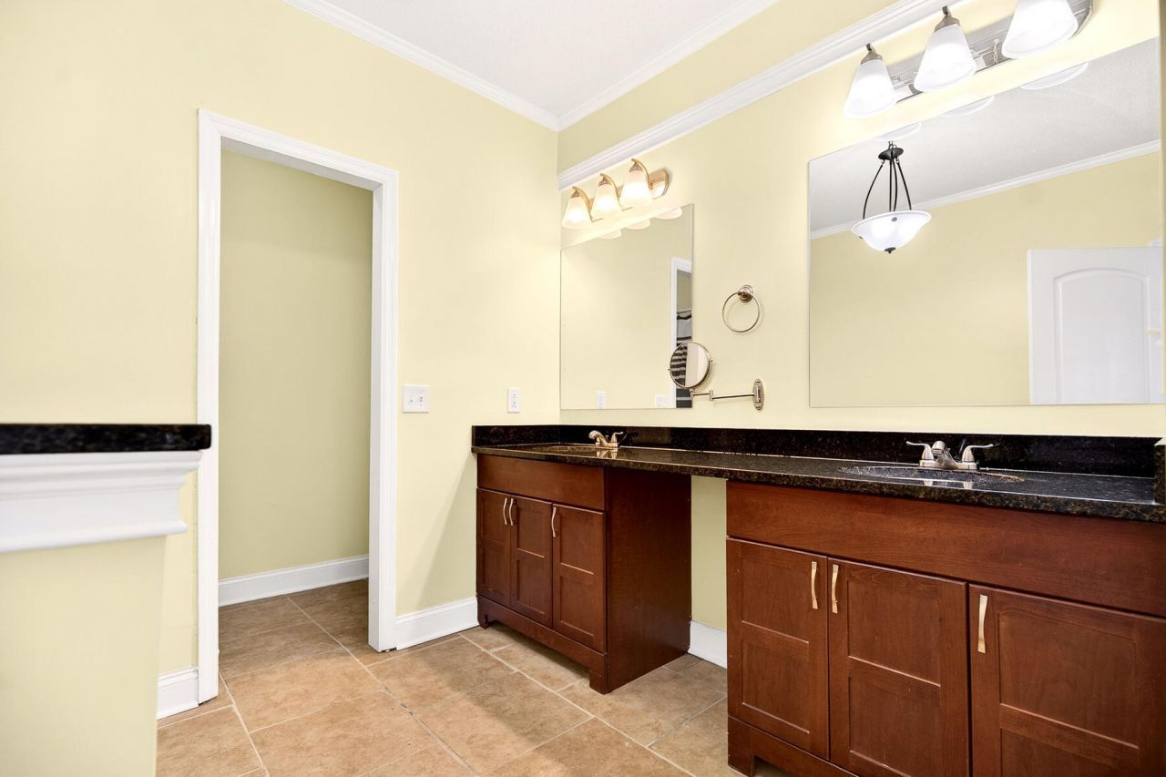 117 Pemberton Road Photo 40