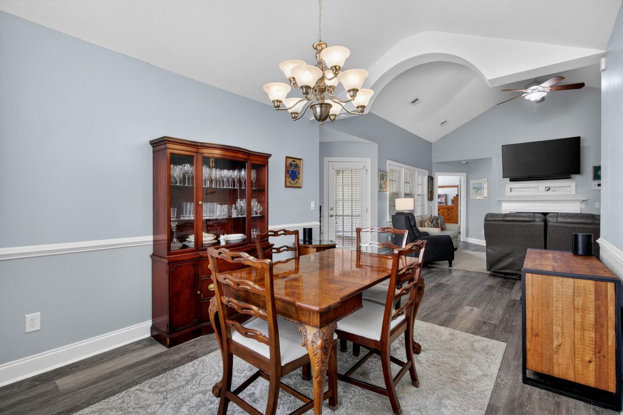 102 Torrey Pines Drive Photo 10