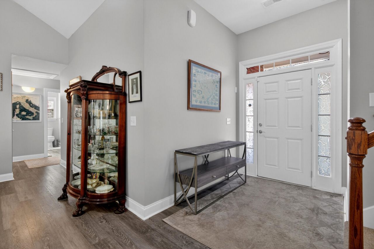 102 Torrey Pines Drive Photo 5