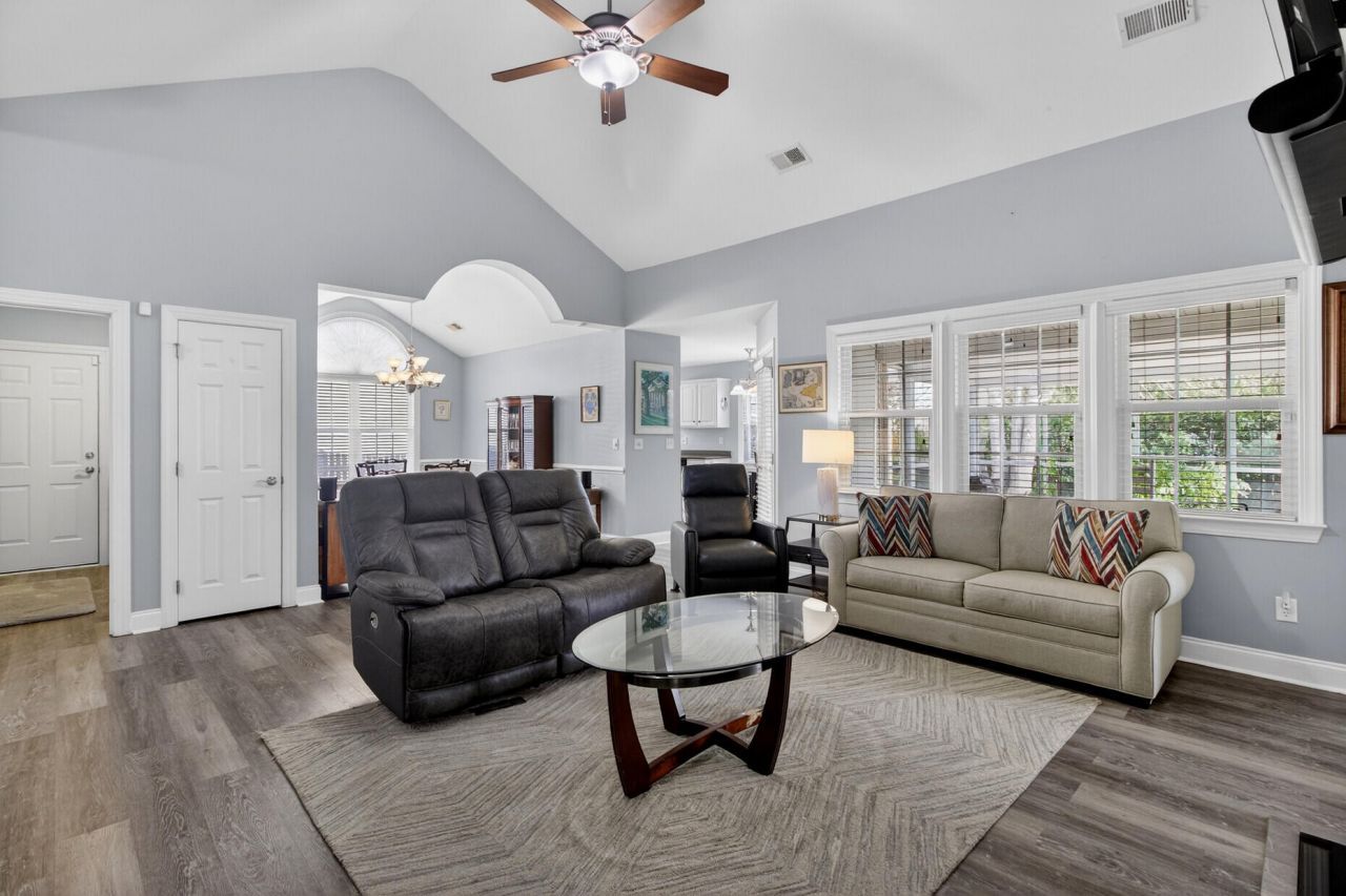 102 Torrey Pines Drive Photo 8