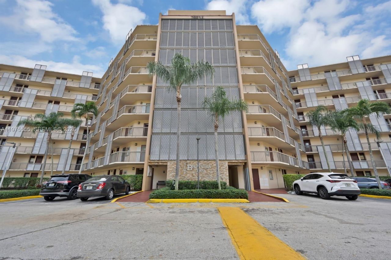 3101 N Country Club Dr , Unit 105, Aventura, FL 33180 Photo