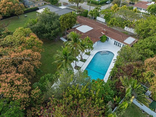 5714 SW 80th St , South Miami, FL 33143