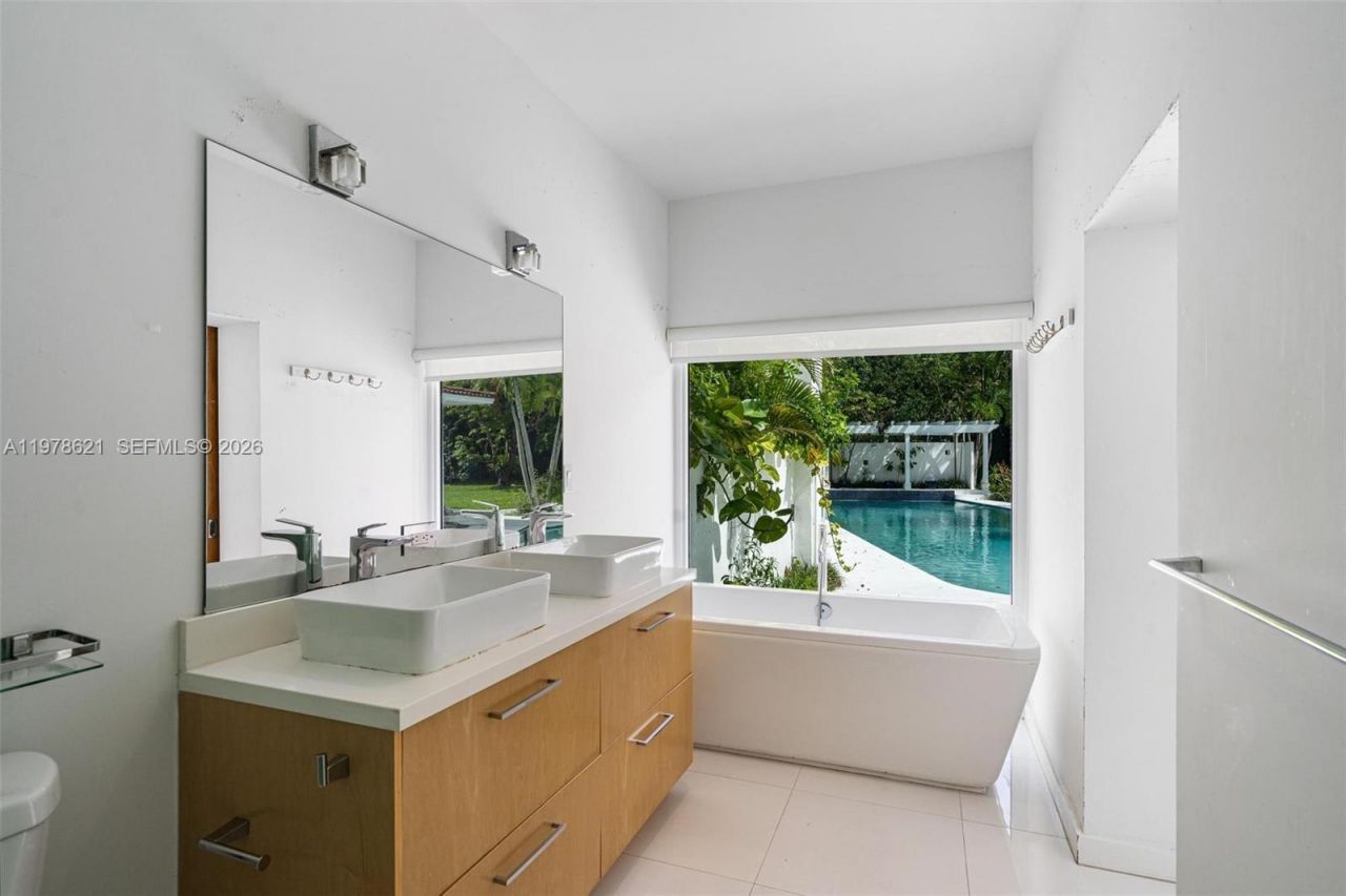 5714 SW 80th St, South Miami, FL 33143 Photo