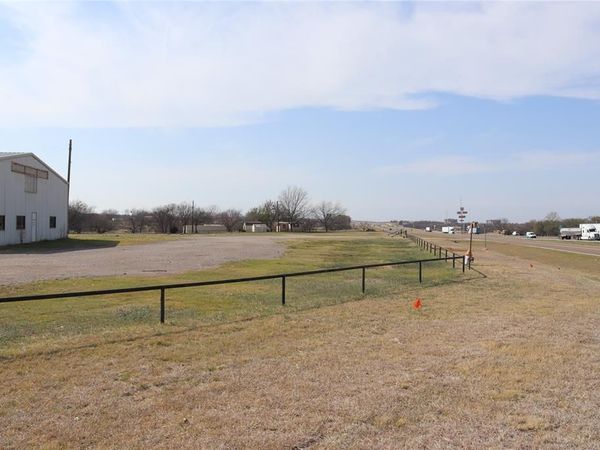 604 US Highway 287 S, Henrietta, TX 76365
