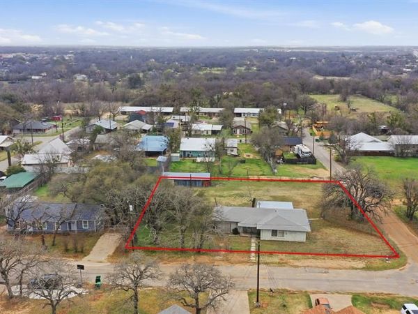 609 E Broadway Street, Stephenville, TX 76401