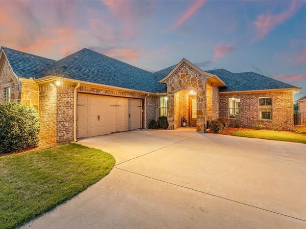 311 Paddle Boat Drive, Granbury, TX 76049