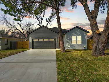 9419 Briggs Street, Dallas, TX 75227