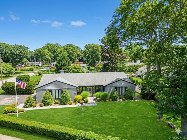 386 Mill Road , Westhampton, NY 11977