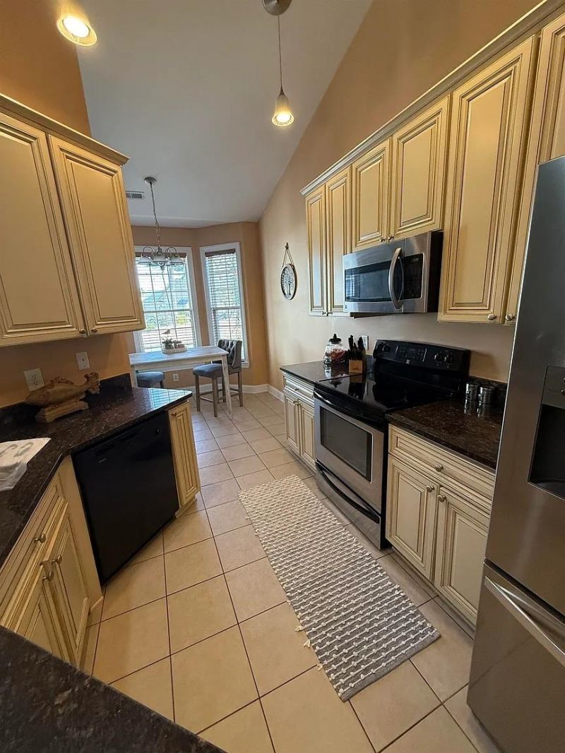 245 Colby Ct. Photo 12