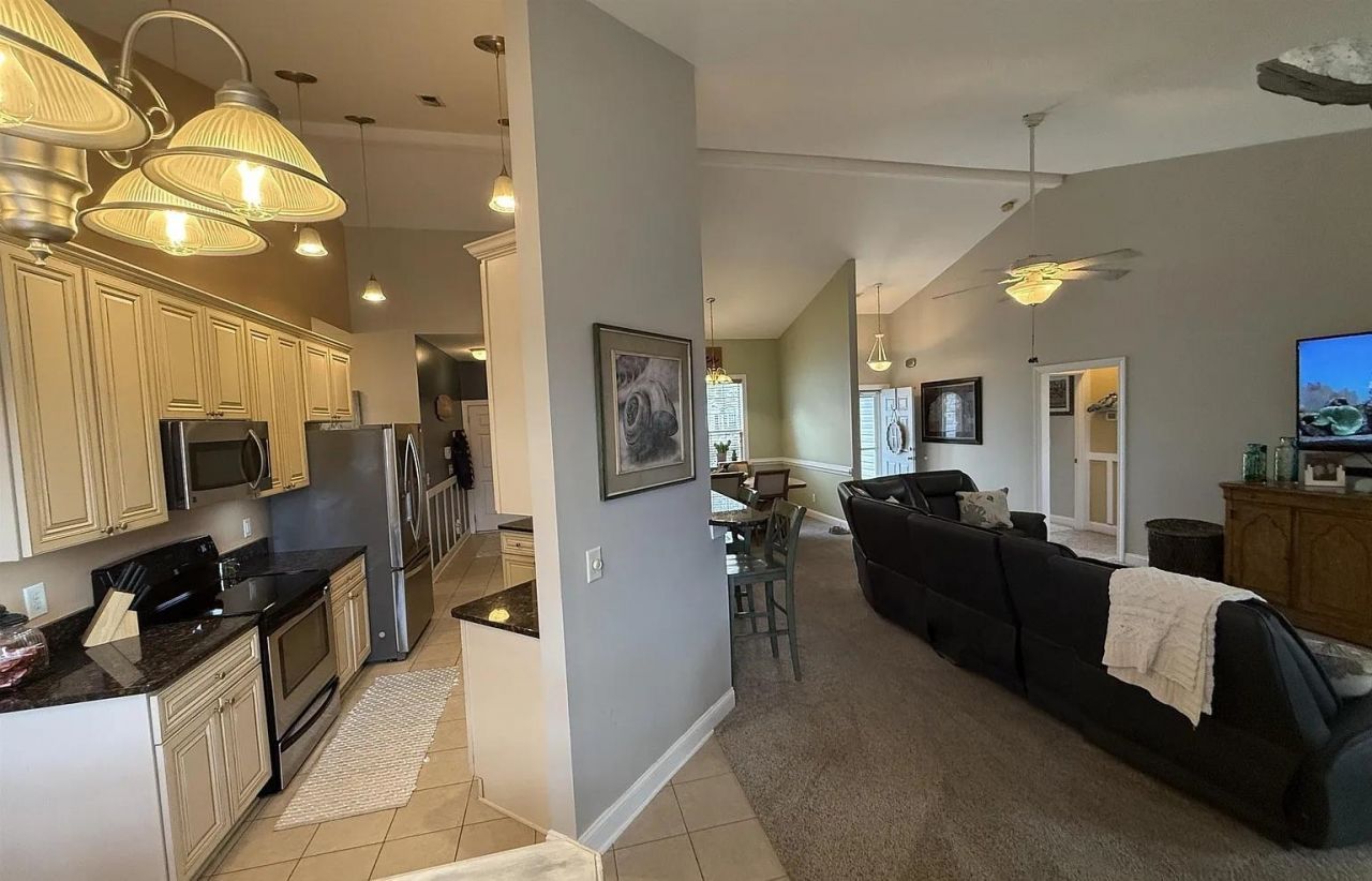 245 Colby Ct. Photo 9