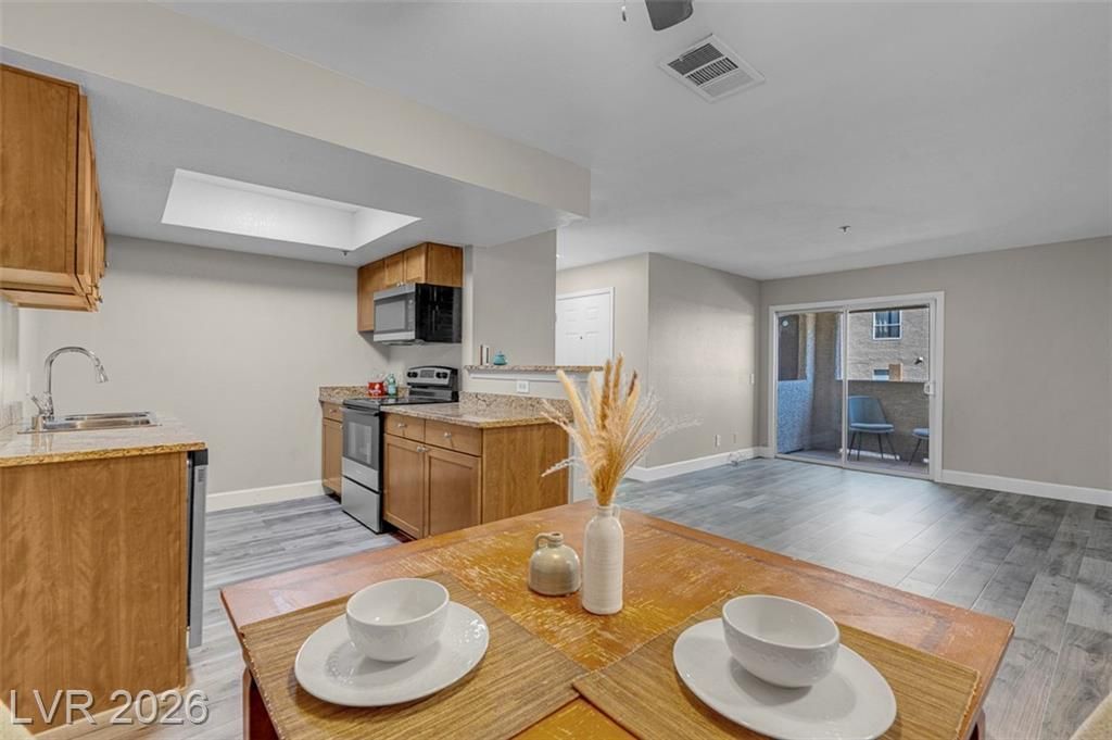 4200 S Valley View Boulevard, Unit 1069, Las Vegas, NV 89103 Main Photo