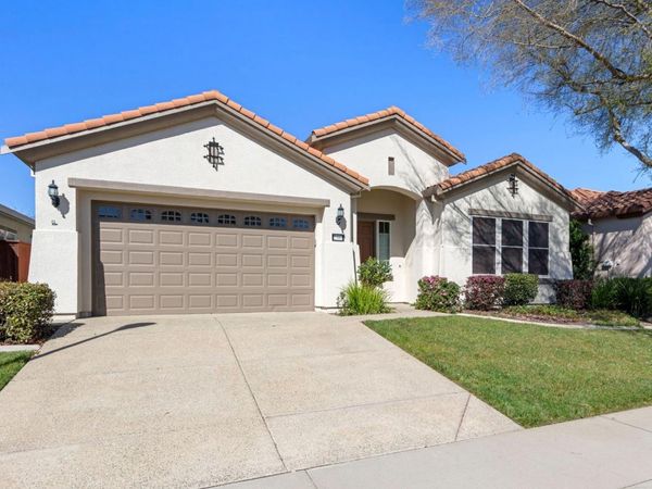 2160 Arlington Dr, Roseville, CA 95747