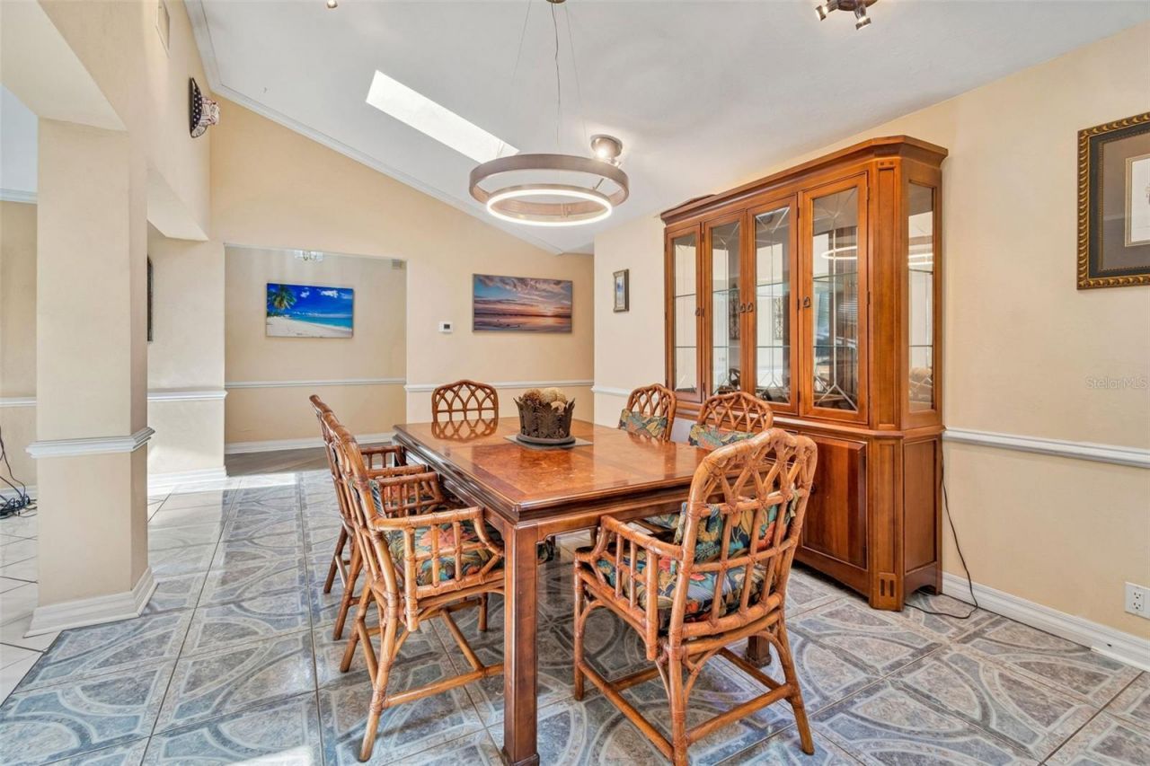 1807 Oak Forest Drive S, Clearwater, FL 33759 Photo