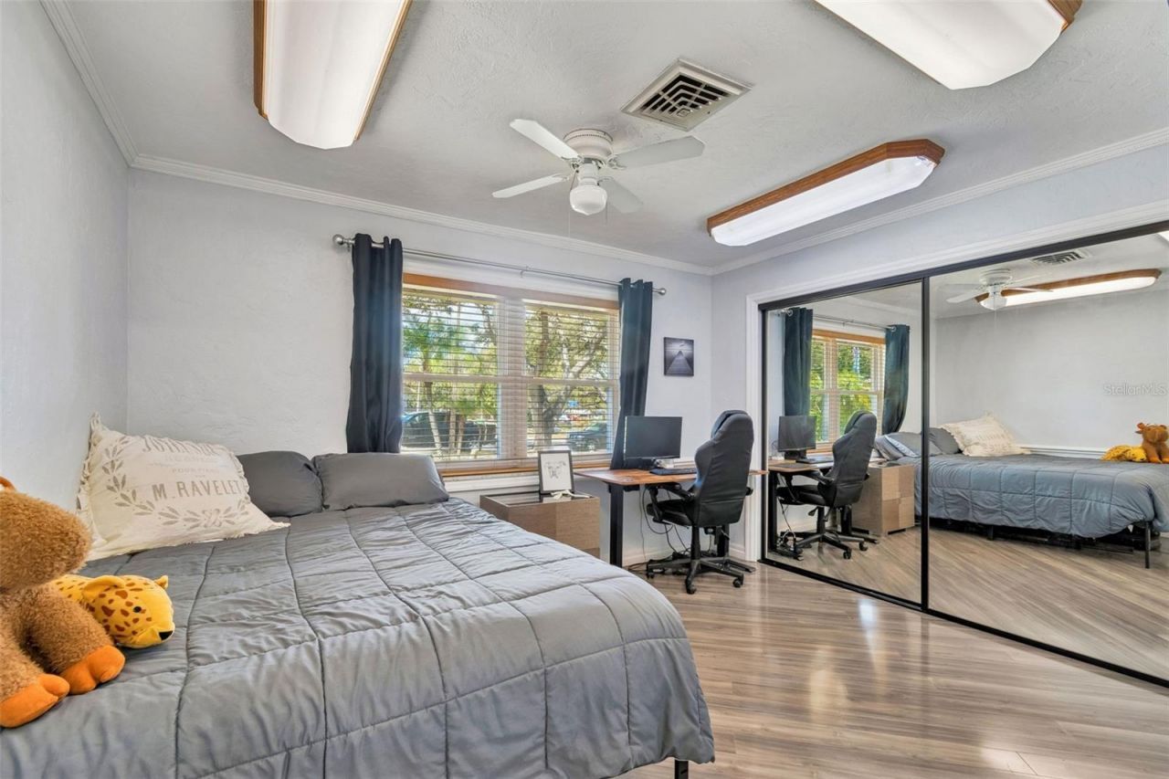 1807 Oak Forest Drive S, Clearwater, FL 33759 Photo