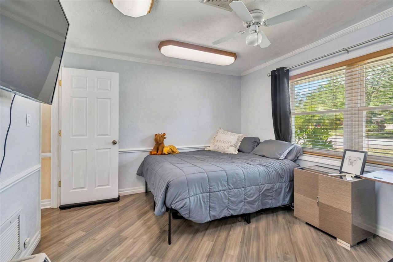 1807 Oak Forest Drive S, Clearwater, FL 33759 Photo