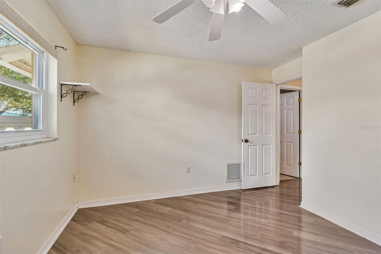 1807 Oak Forest Drive S, Clearwater, FL 33759 Photo