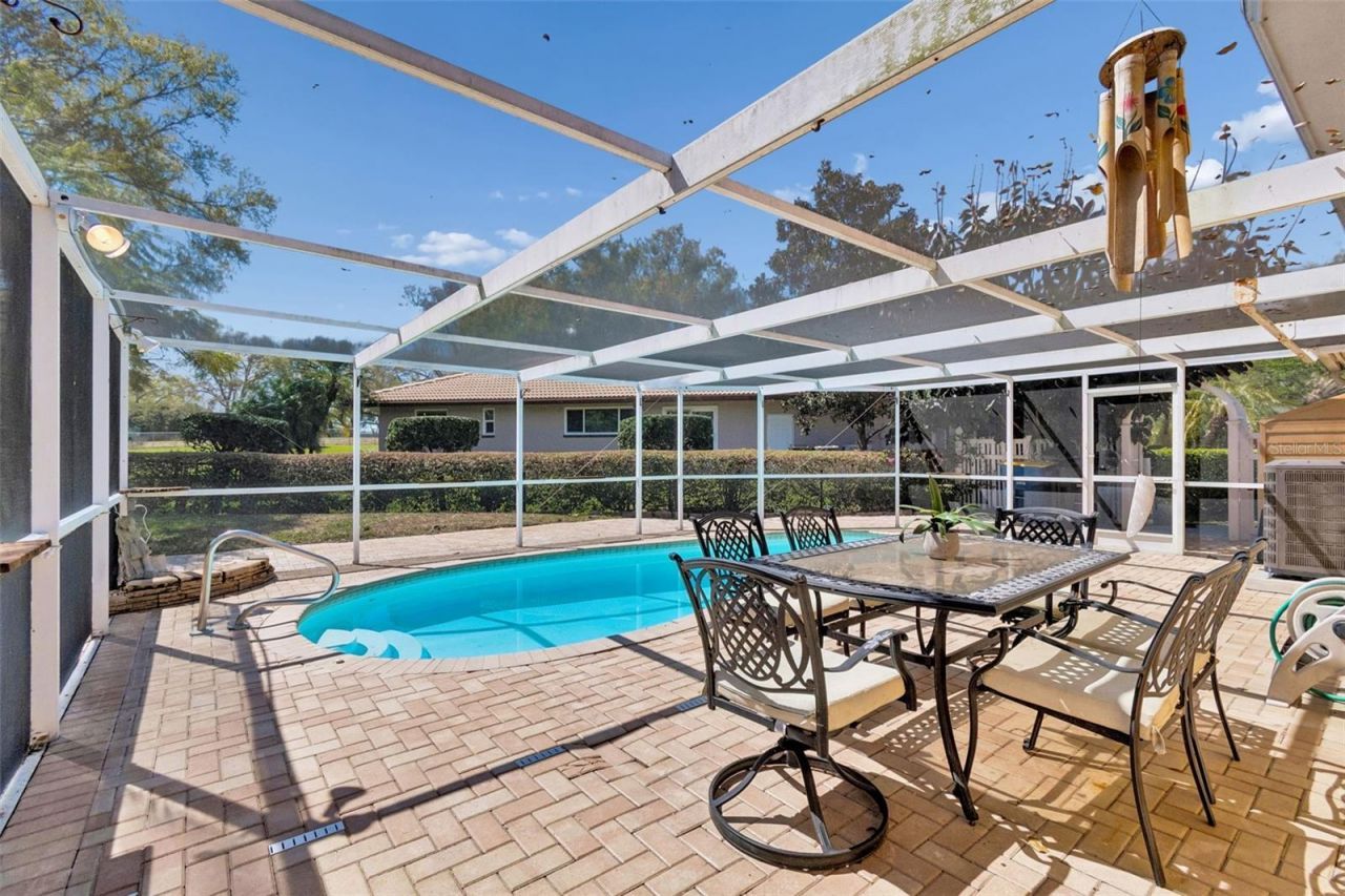 1807 Oak Forest Drive S, Clearwater, FL 33759 Photo