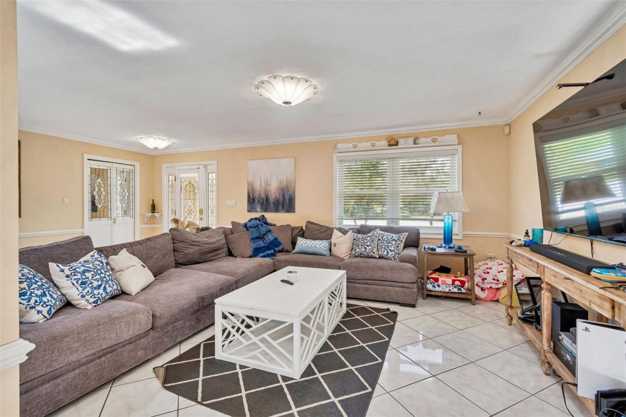 1807 Oak Forest Drive S, Clearwater, FL 33759 Photo