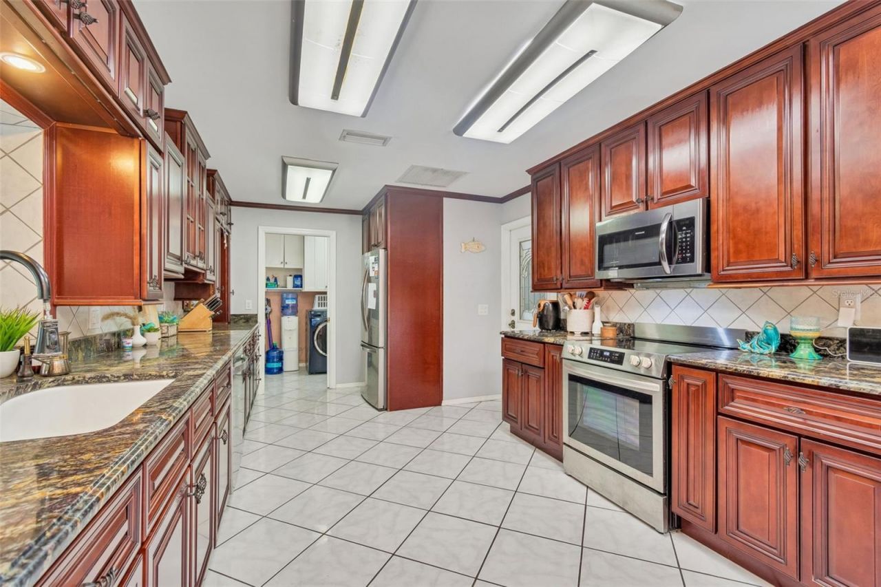 1807 Oak Forest Drive S, Clearwater, FL 33759 Photo