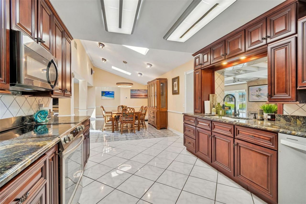 1807 Oak Forest Drive S, Clearwater, FL 33759 Photo