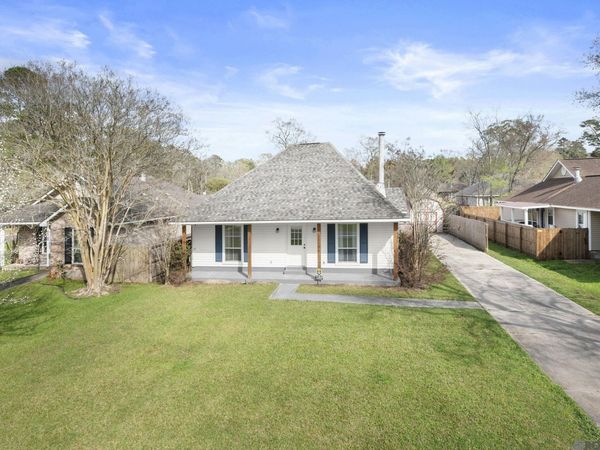 11186 Henson Dr, Greenwell Springs, LA 70739