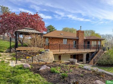 9404 Valaretta Drive , Gretna, NE 68028