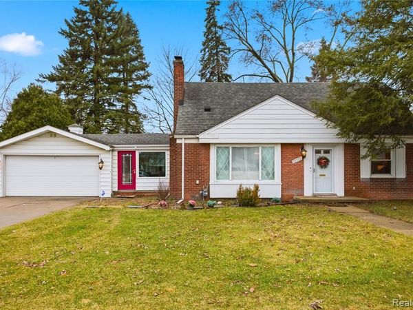 21270 Outer Drive, Dearborn, MI 48124