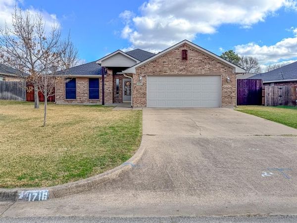 1716 Dogwood Trail , Corsicana, TX 75110