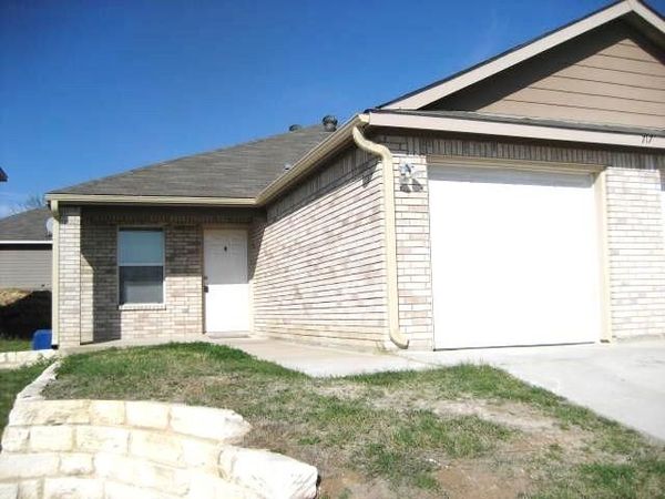 717 Claremont PKWY, Unit A, Marble Falls, TX 78654