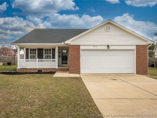 625 Creedmoore Circle, Hope Mills, NC 28348