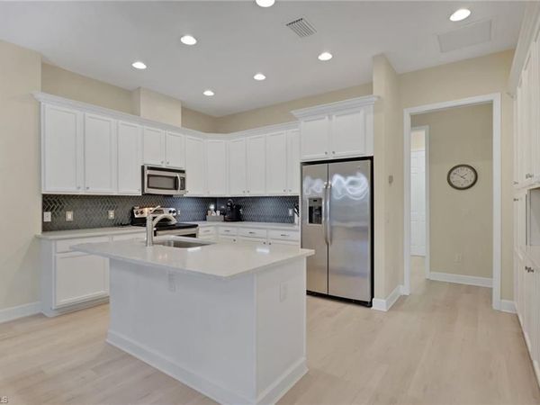 9524 Isla Bella CIR , BONITA SPRINGS, FL 34135