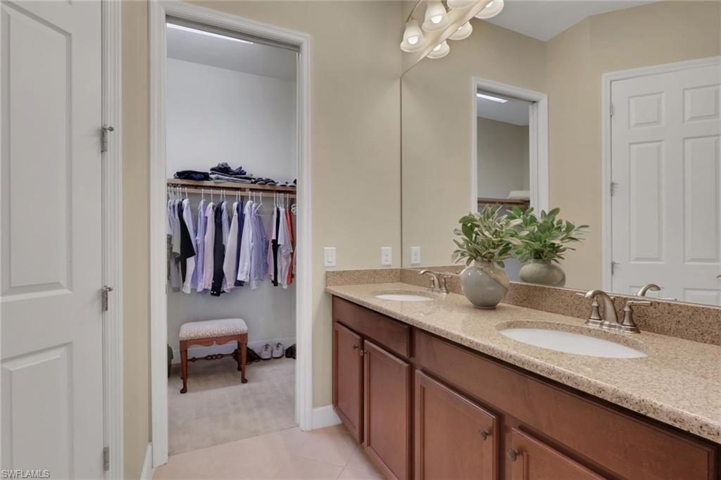 9524 Isla Bella Cir, Bonita Springs, FL 34135 Photo