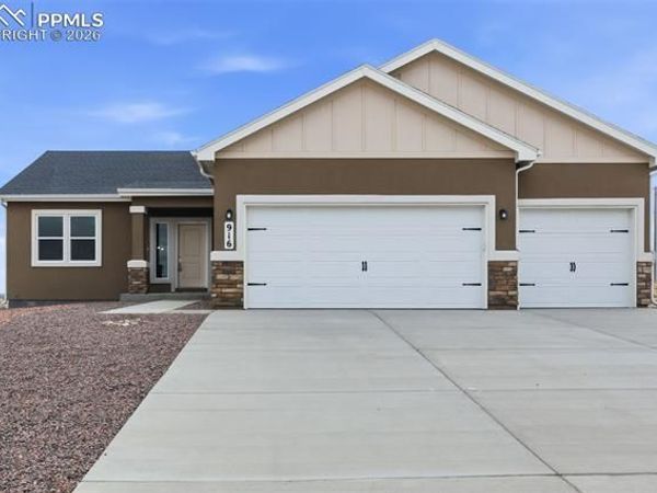 916 E Platteville Boulevard, Pueblo West, CO 81007