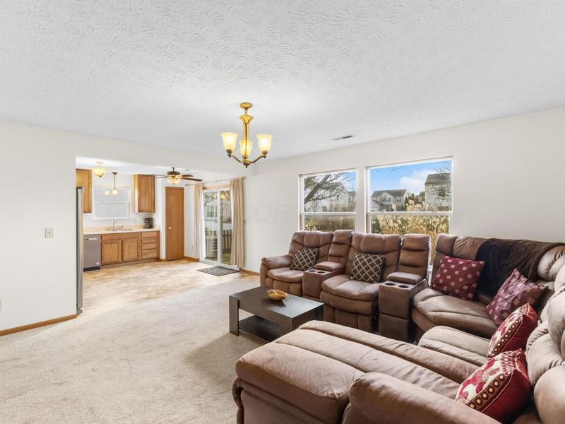 1993 Schrive Drive, Hilliard, OH 43026 Photo 4