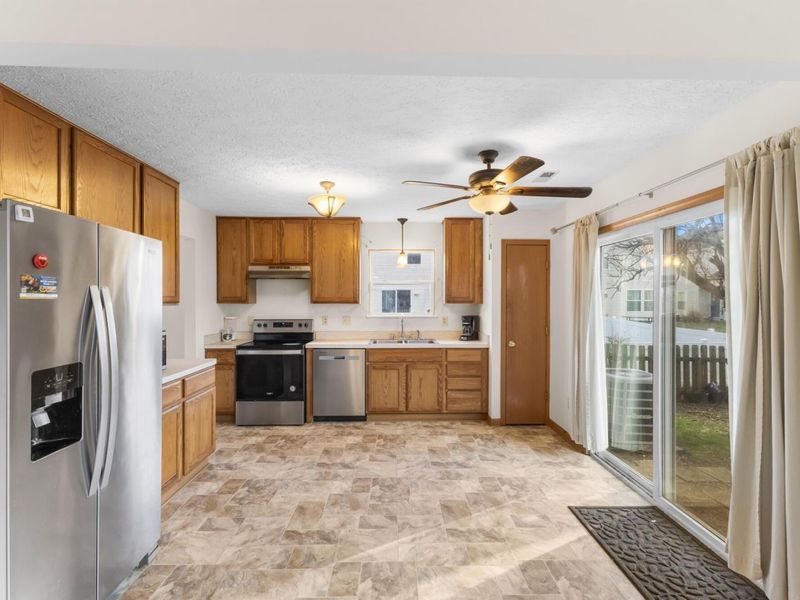 1993 Schrive Drive, Hilliard, OH 43026 Photo 5