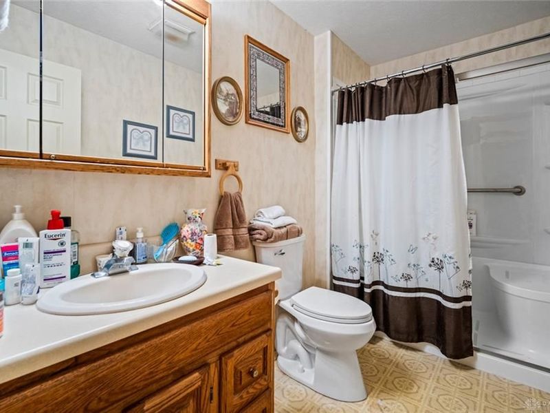 650 Beachler Drive, Carlisle, OH 45005 Photo 27