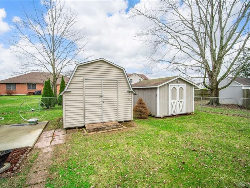 650 Beachler Drive, Carlisle, OH 45005 Photo 6