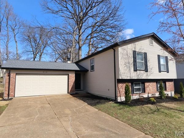 313 Brightfield Drive , Ballwin, MO 63021