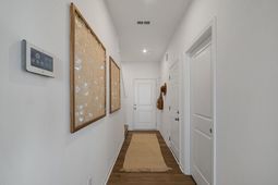 883 Meadowbrook Lane photo 4