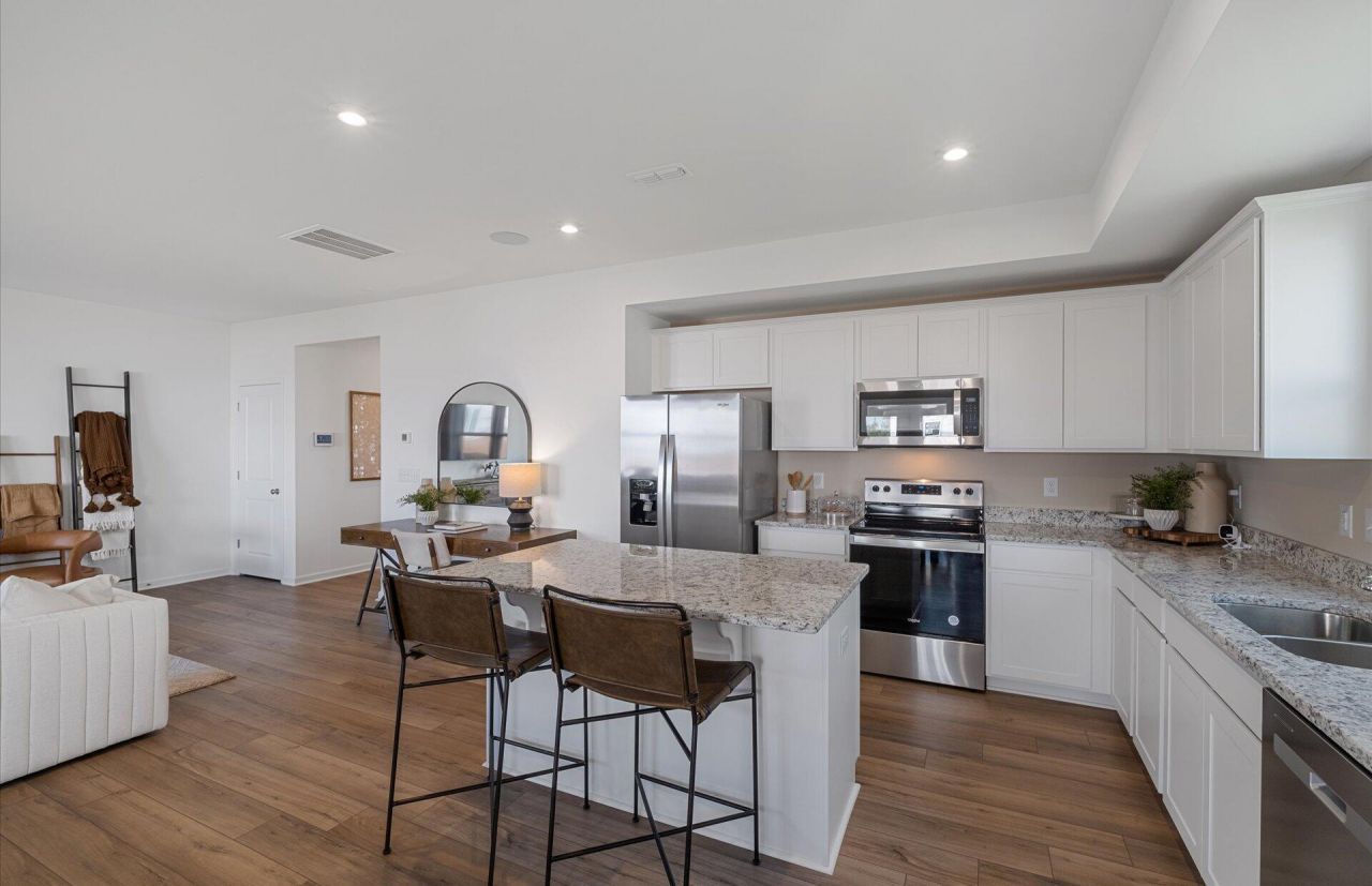 883 Meadowbrook Lane Photo 5