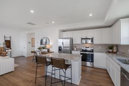 887 Meadowbrook Lane photo 4