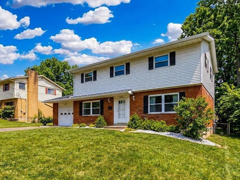 9369 Ranchill Drive, Cincinnati, OH 45231 Photo 2