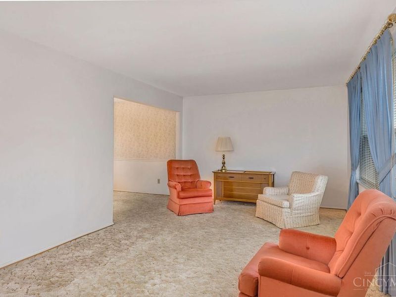 9369 Ranchill Drive, Cincinnati, OH 45231 Photo 5