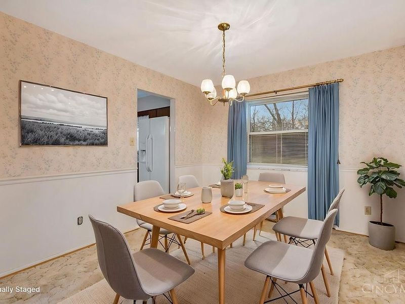 9369 Ranchill Drive, Cincinnati, OH 45231 Photo 8