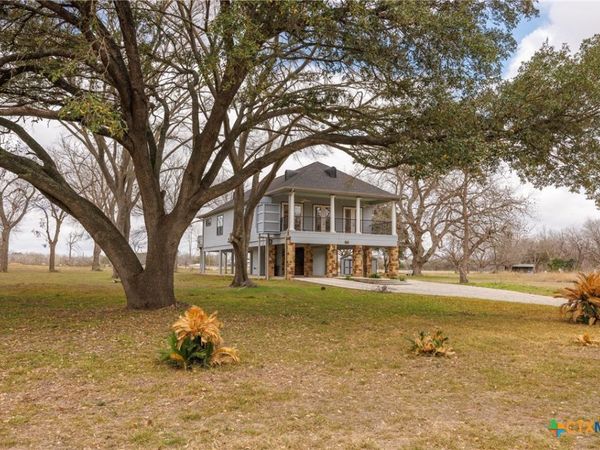 322 Lake Placid Drive , Seguin, TX 78155