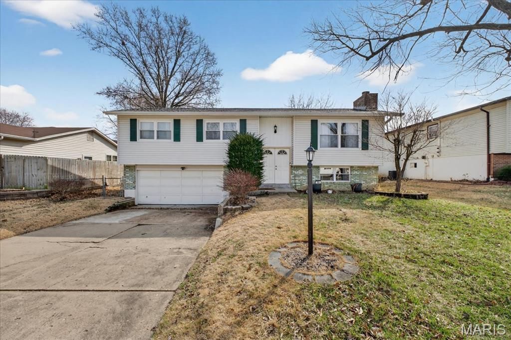 35 Deborah Drive, Saint Peters, MO 63376 Main Photo