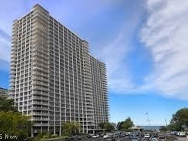 12700 Lake Avenue, Lakewood, OH 44107