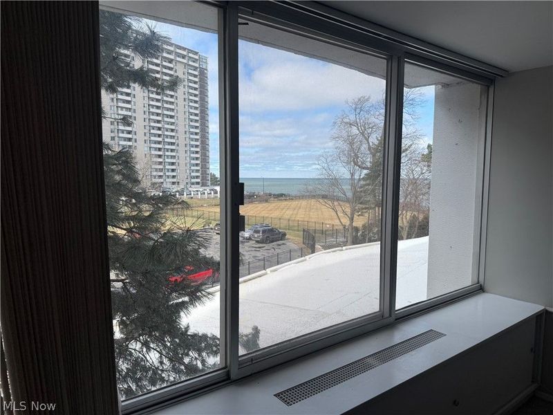 12700 Lake Avenue, Lakewood, OH 44107 Photo 2